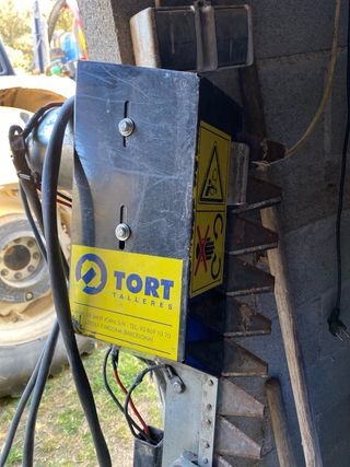 Sierra lateral para colza de la casa Tort