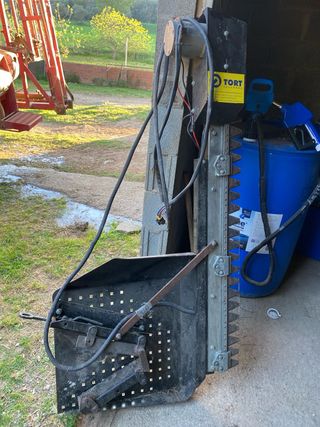 Sierra lateral para colza de la casa Tort