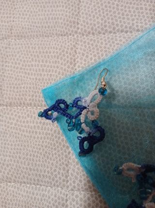 Orecchini fatti a uncinetto blu azzurro