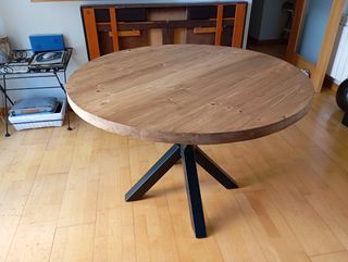 Mueble y mesas a medida 