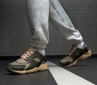 Zapatilla Nike Huarache Crater Premium Cargo Khaki