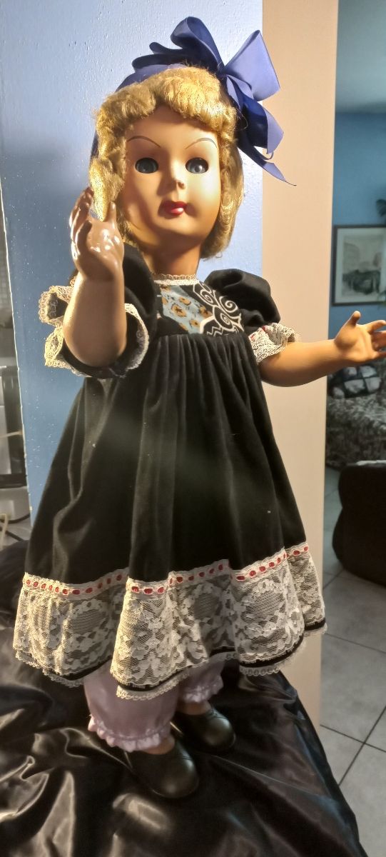 Bambola anni'40 '50 h68 cm.