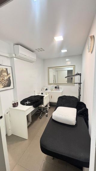 R-7938080 Traspaso Peluquería y Centro Estético