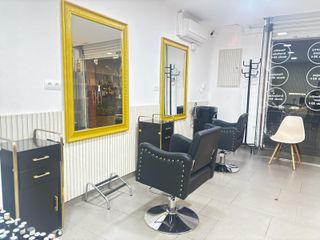 R-7938080 Traspaso Peluquería y Centro Estético