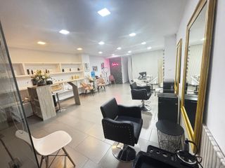 R-7938080 Traspaso Peluquería y Centro Estético
