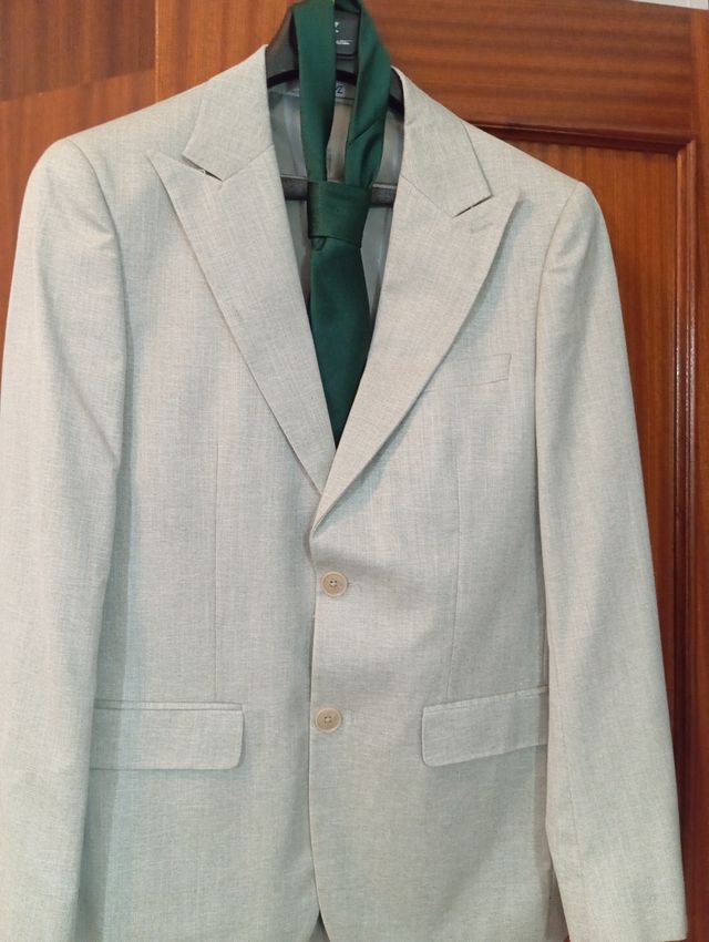 Traje de chaqueta joven