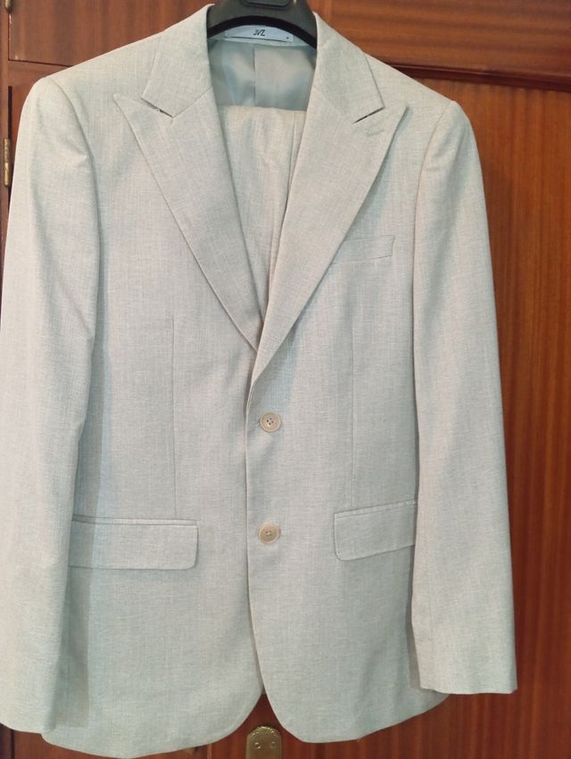 Traje de chaqueta joven