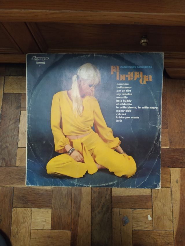 Libro del periódico español antiguo año58