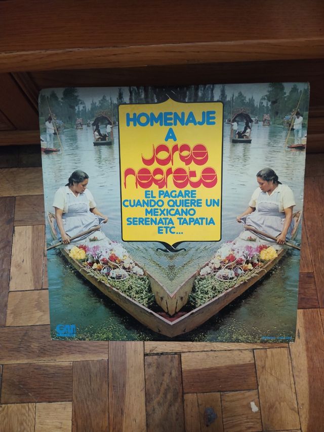 Libro del periódico español antiguo año58