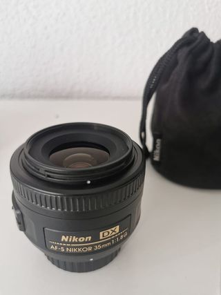 Cámara reflex Nikon D3100 + accesorios