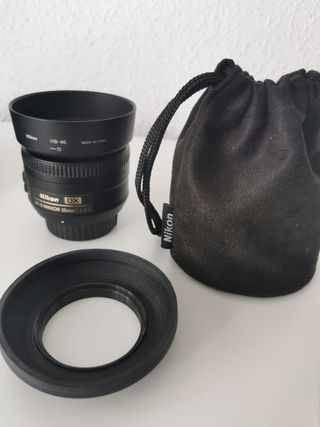 Cámara reflex Nikon D3100 + accesorios