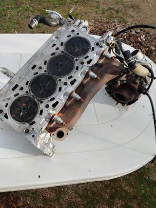 Culata más turbo Toyota Auris 