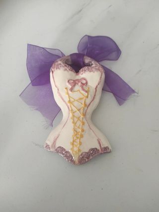 Corsetto in ceramica da appendere
