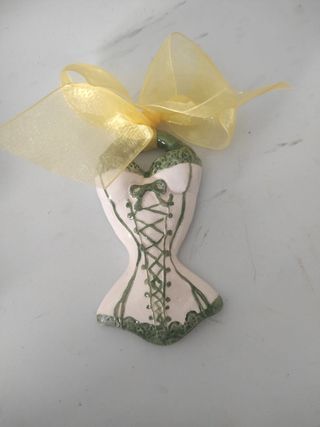 Bomboniera a forma di corsetto verde