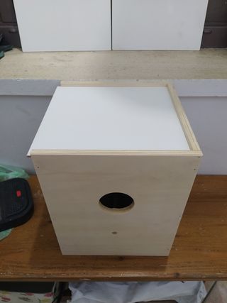 Nido x grandi pappagalli in legno.