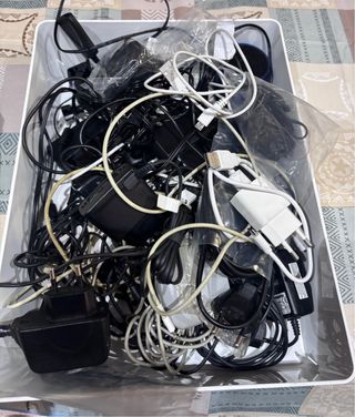 Cables y cargadores moviles. USB etc