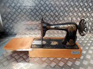 Maquina de coser de colección