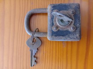 Antiguo candado