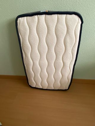 Minicuna de madera blanca