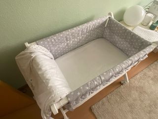 Minicuna de madera blanca