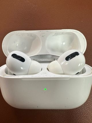 Apple 2021 Airpods Pro (1.a generación) #7S1059
