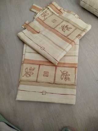 Edredón con cortina a juego y funda coj