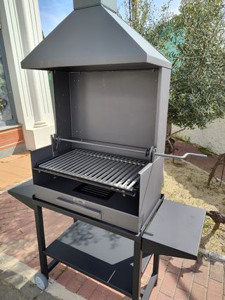 Barbacoa con chimenea