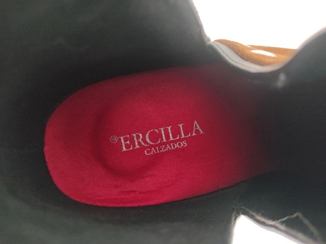 Botines de ante con tachuelas