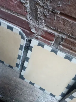 Baldosa hidráulica antigua