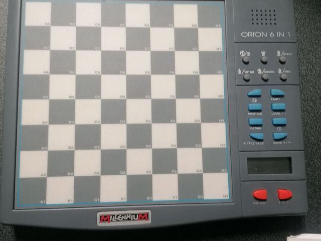 Scacchiera elettronica con 6 giochi