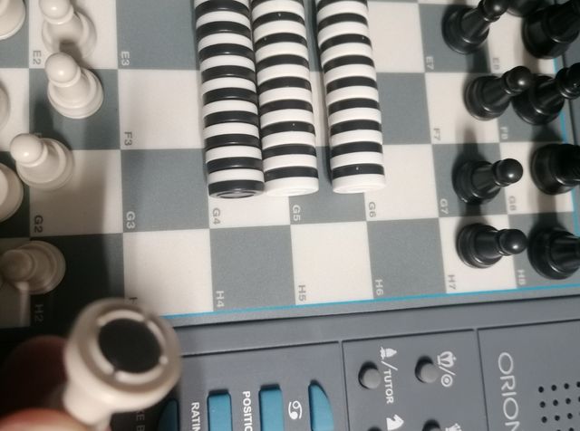 Scacchiera elettronica con 6 giochi