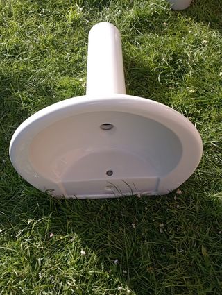 Se venden 3 lavabos 60 cm de ancho, y 2 pedestales