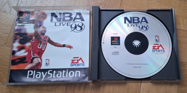 NBA LIVE 98 - PS1