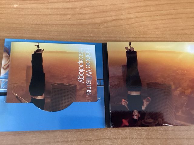 ROBBIE WILLIAMS. ESCAPOLOGY. CD/DVD