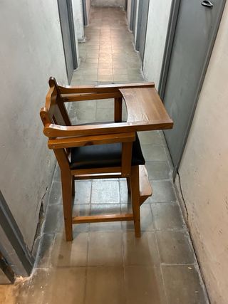 Trona bebe silla de madera antigua