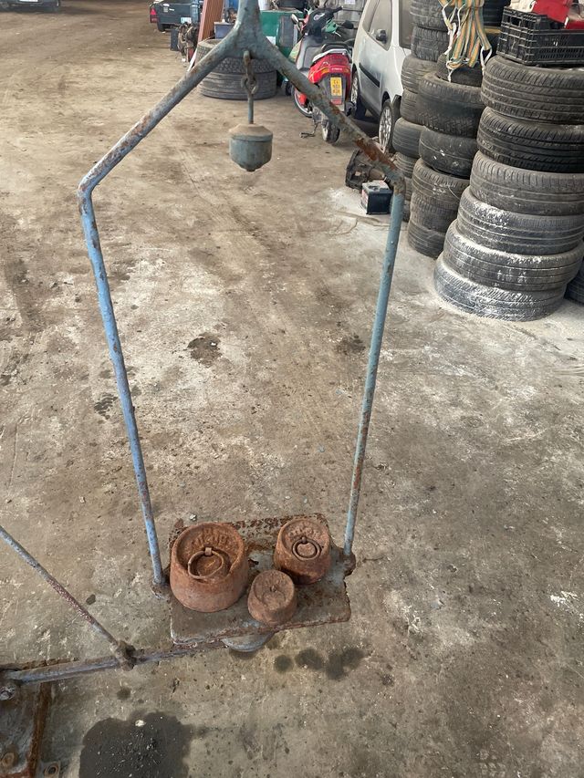 Bascula antigua Ariso Y cia S.a año 1860