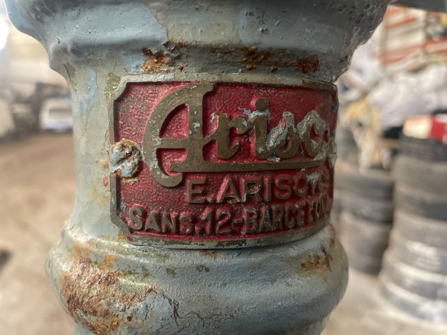 Bascula antigua Ariso Y cia S.a año 1860