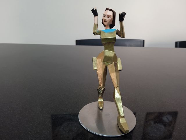 figura resina tomb raider lara croft midas oro