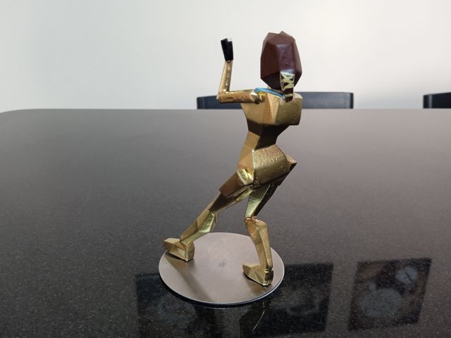 figura resina tomb raider lara croft midas oro