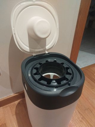 Papelera para pañales con recambio