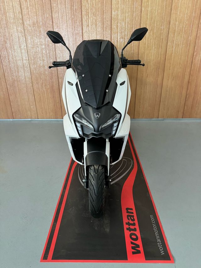 Wottan Storm X 125 Blanca PROMOCION -200€