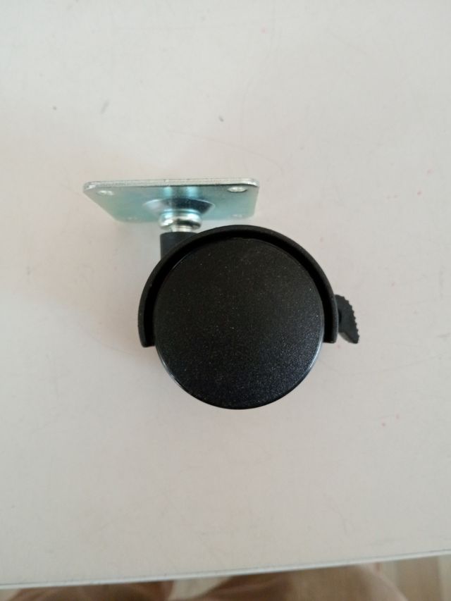 Rueda de nylon negro