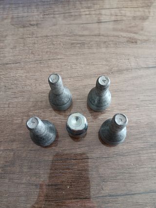 Tornillos antirrobo para las ruedas