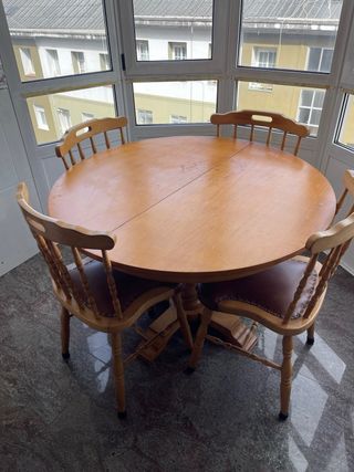 Mesa redonda extensible de madera