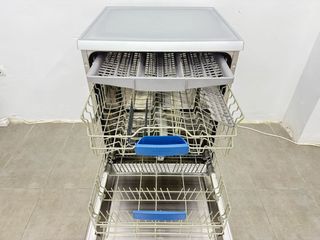 LAVAVAJILLAS BOSCH INOX. LLEVO