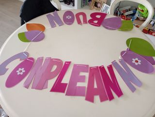 Scritta buon compleanno e decorazioni 