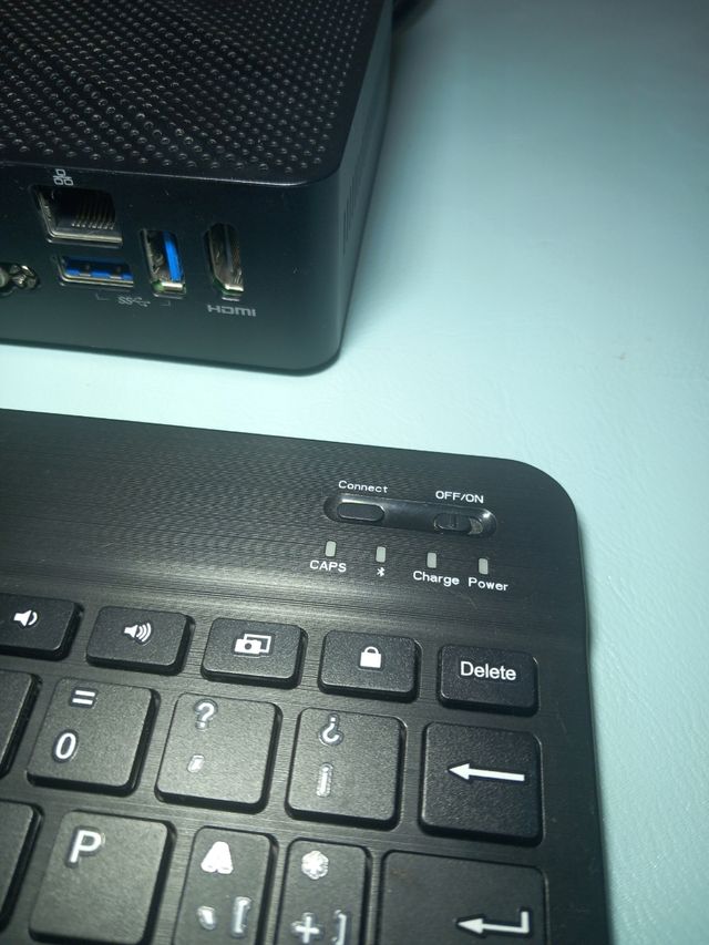 MINIPC  MSI  TECLADO   CARGADOR Y MONITOR ACER.