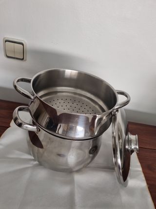 Olla a vapor con la tapa 
