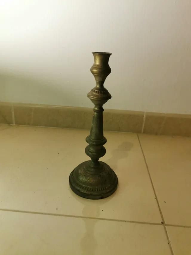 decoración : candeloro antiguo de metal (bronce?)