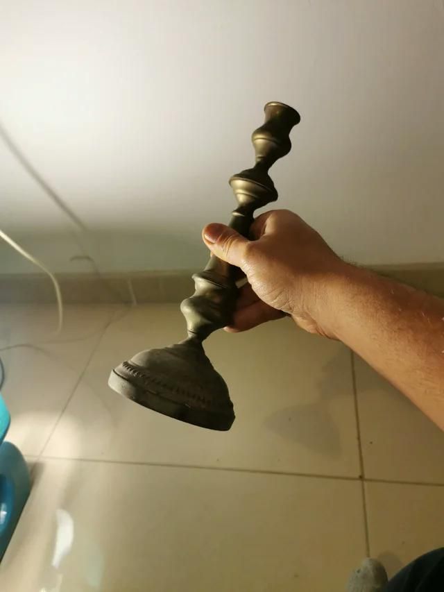 decoración : candeloro antiguo de metal (bronce?)